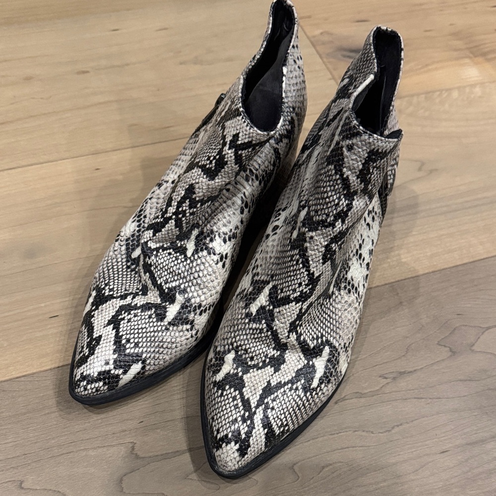 Snakeskin Patterned Womens Ankle Boots